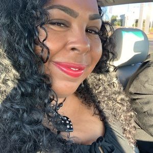 Meet your Posher, Vicquita